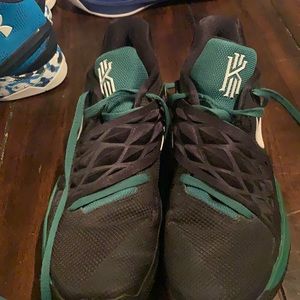 Nikes basketball shoes Kyrie